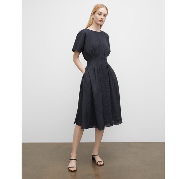 Club Monaco Dresses & Skirts - Club Monaco Short Sleeve Swing Dress Size 00